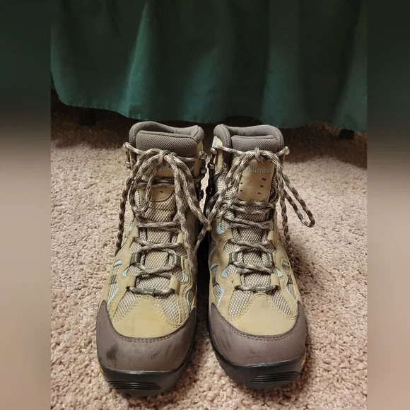 Colombia Women's Hiking Boots - Picture 2 of 6